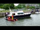 Un bateau de tourisme hollandais coincé sur l'écluse des grands malades à Namur