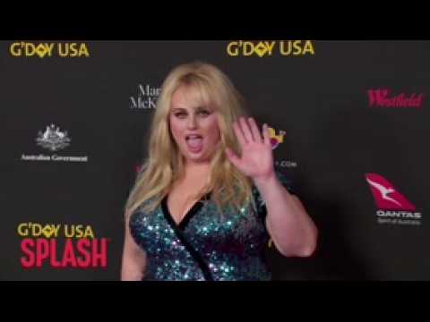 VIDEO : Rebel Wilson Trying Her Hand At Dating App