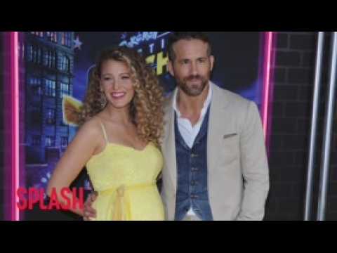 VIDEO : Blake Lively Pregnant With Third Child!