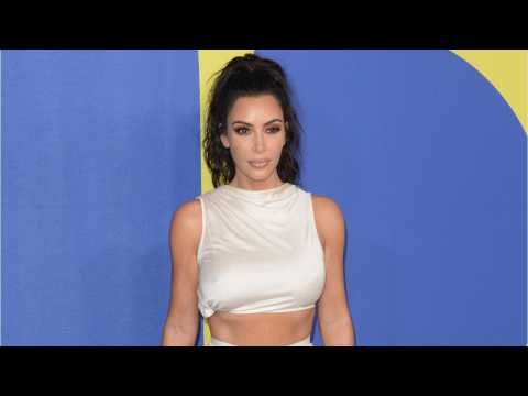 VIDEO : How Much Does Kim Kardashian Make From Instagram Posts?