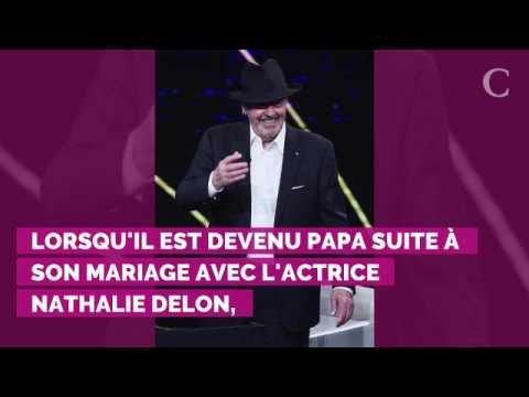 VIDEO : Alain Delon : pourquoi il enfermait son fils Anthony... dans une cage  chiens