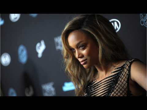 VIDEO : Tyra Banks Becomes Oldest Woman On Sports Illustrated Swimsuit Issue