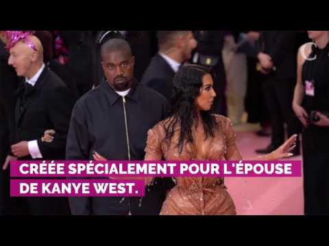 VIDEO : Kim Kardashian donne tous les dtails sur son impressionnante robe Thierry Mugler au Met Gal