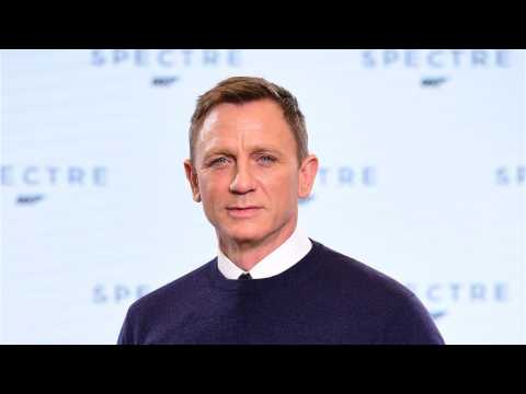 VIDEO : Daniel Craig Injury Suspends Bond 25 Filming