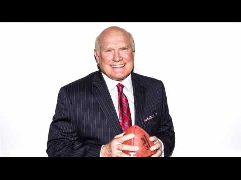 VIDEO : Terry Bradshaw Apology To Masked Singer Judges Is Sincere