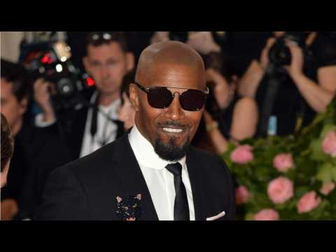 VIDEO : Who Did Jamie Foxx Think Was Bet Dressed At The Met Gala?