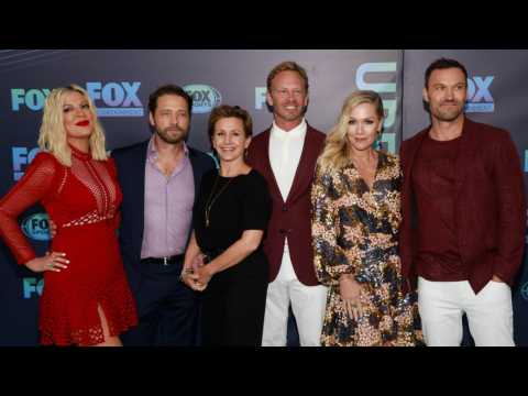 VIDEO : 'Beverly Hills, 90210' Cast Preps Reboot Without Luke Perry
