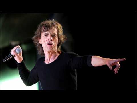 VIDEO : Mick Jagger Dances After Heart Surgery