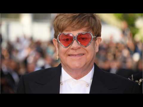 VIDEO : Elton John Attends Cannes Premiere Of His Biopic?'Rocketman'
