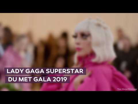 VIDEO : Lady Gaga superstar au Met Gala 2019