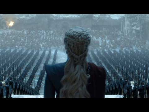 VIDEO : Emilia Clarke Studied Dictators For Daenerys' Speech