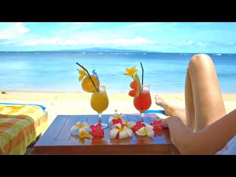 VIDEO : Virgin Holidays' Floating Bar Is Looking For A Bartender
