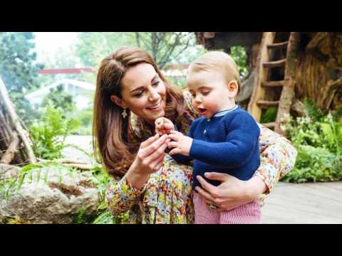 VIDEO : Kate Middleton And Prince William Share New Photos Of Their Adorable Family