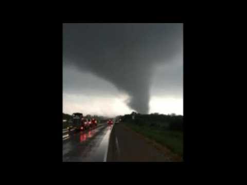 VIDEO : Over Two Million People Face Dangerous Tornadoes