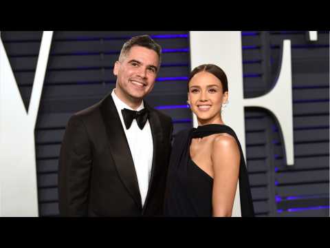 VIDEO : Jessica Alba Says Filming Sex Scenes Is 'Disgusting,' But Her Husband Doesn't Believer Her