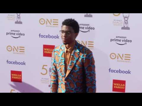 VIDEO : MTV Gives Chadwick Boseman Posthumous Award