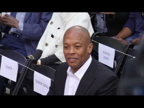 VIDEO : Dr Dre est sorti de l'hpital aprs avoir souffert d'un anvrisme crbral