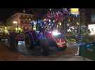Annecy : des tracteurs illuminés défilent devant le Pâquier pour Noël