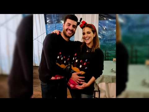VIDEO : La dulce y navidea espera de Paula Echevarra y Miguel Torres
