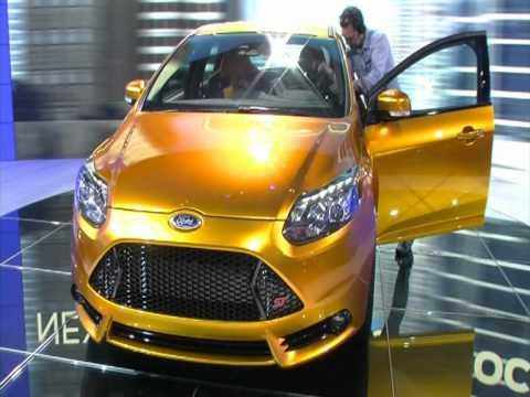 Ford Focus St and C Max   Power Meets Family  Paris Motor Show 2010
