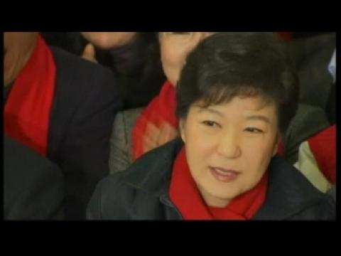 Park Geun-hye becomes South Korea first female president