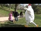 Hidden Camera : Easter-egg hunt