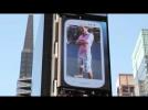 Samsung Galaxy S III Times Square Share - Rollet A. & Bloch G. - Model Pose