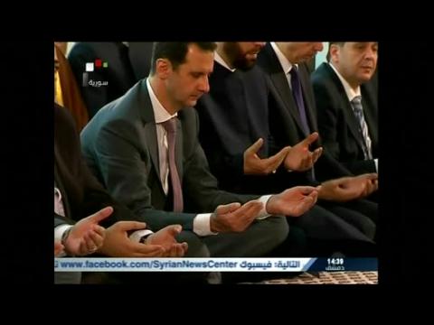 Syria's Assad makes rare appearance for Eid prayers