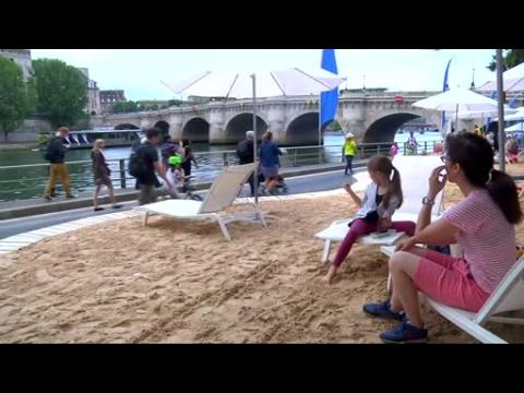 Annual festival brings the beach to Paris