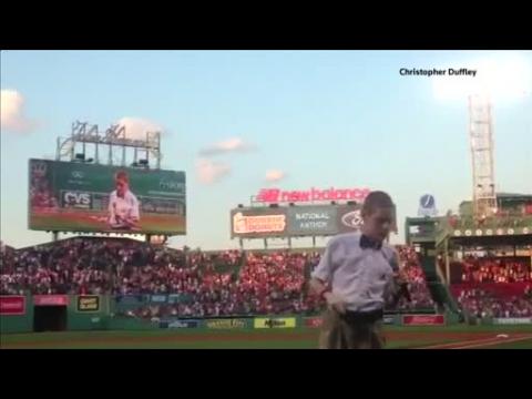 Blind and autistic child enchants baseball crowd with national anthem