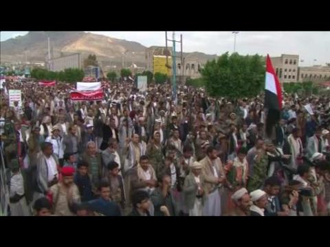 Houthi loyalists stage mass protest in Sanaa