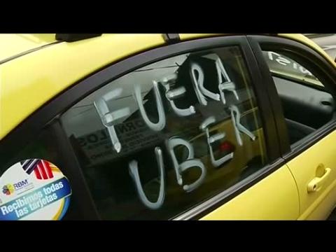 Taxi drivers protest against Uber in Mexico City