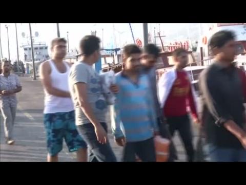 Greek coastguard rescues migrants