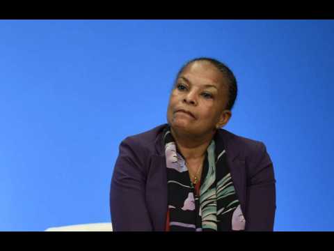 Christiane Taubira never ceases to swallow snakes