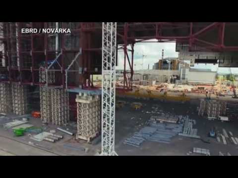 New shelter for destroyed Chernobyl reactor is under construction