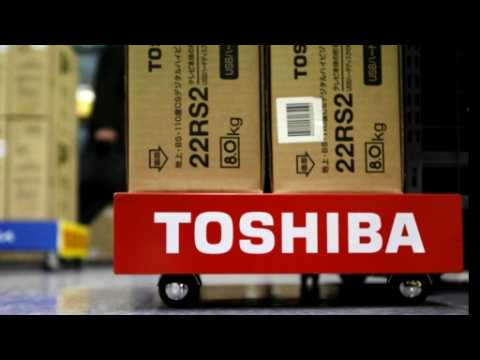 Toshiba to cut 7,000 jobs