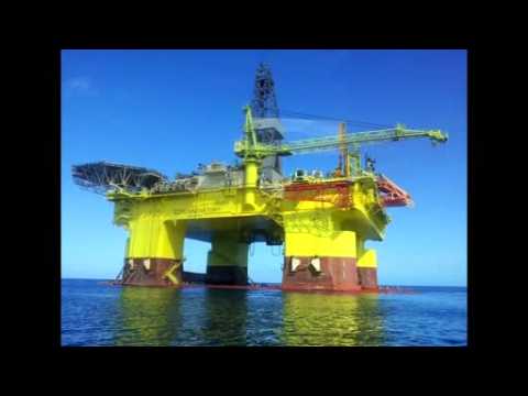 Giant wave hits oil rig
