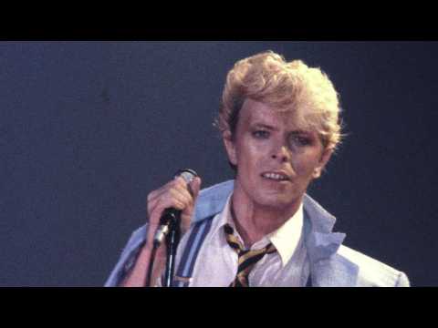 50 ans de look de Bowie en 50 photos