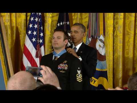 Obama presents Medal of Honor to Navy SEAL