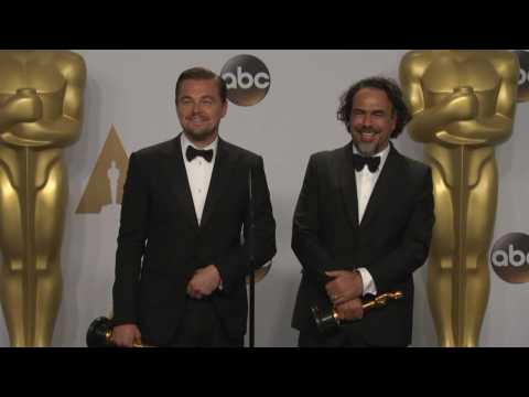 Did Leo DiCaprio Eat A Chocolate Oscar