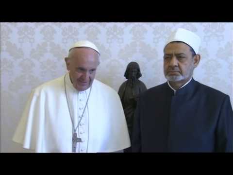 Pope meets top Egypt cleric ending freeze in relations