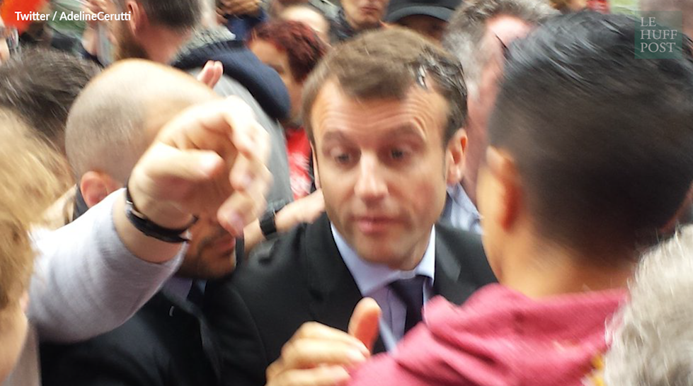 Emmanuel Macron accueilli par des jets d'oeufs à Montreuil (Huffington Post)