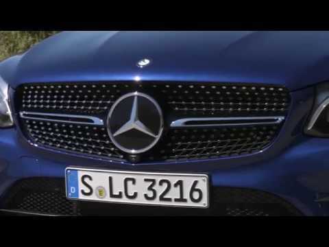 Mercedes-Benz GLC 300 4MATIC Coupe - Exterior Design in Brilliant Blue Trailer | AutoMotoTV