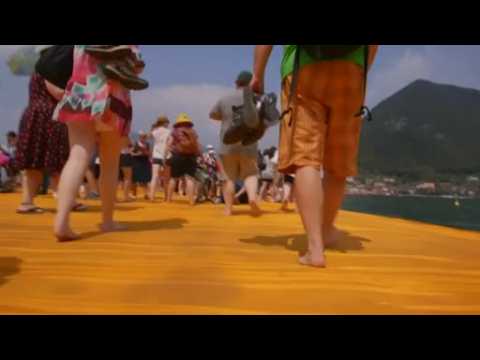 Crowds wowed by 'Floating Piers'