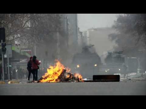 Clashes erupt in Chile during student protest over education reform