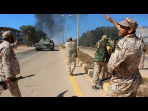 Libyan forces edge closer to IS stronghold
