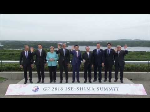 G7 leaders pose for group photo