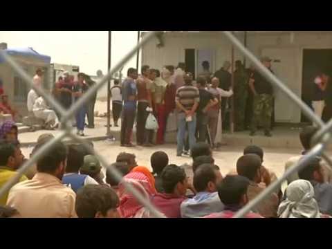 Iraqi army screening for IS as refugees flee Falluja