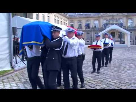 Hollande pays tribute to murdered police couple