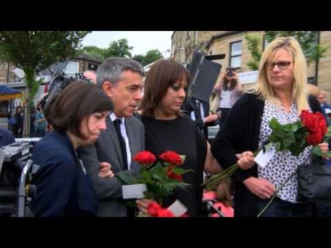 Labour colleagues lay flowers in tribute to Jo Cox